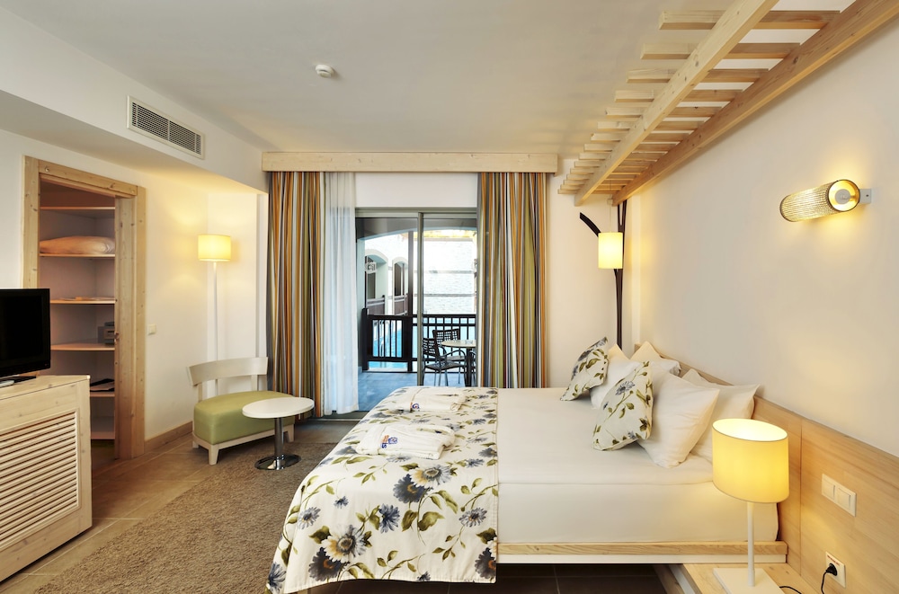 Sunis Kumkoy Beach Resort Hotel and Spa 17/50