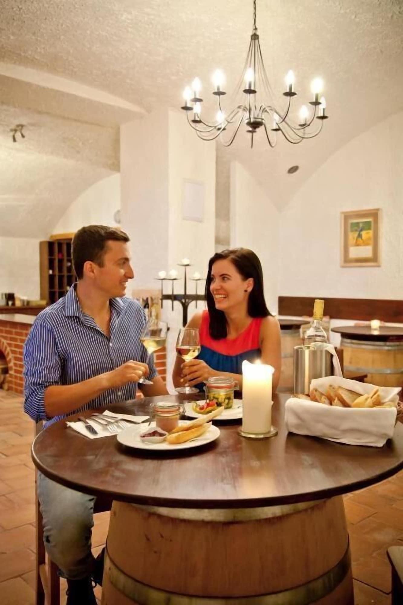 Galant Mikulov Hotel 38/58