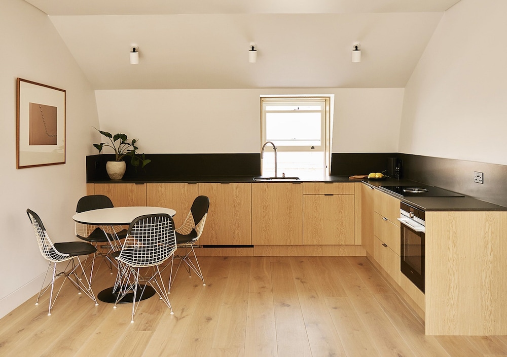 Weymouth Mews 6/50