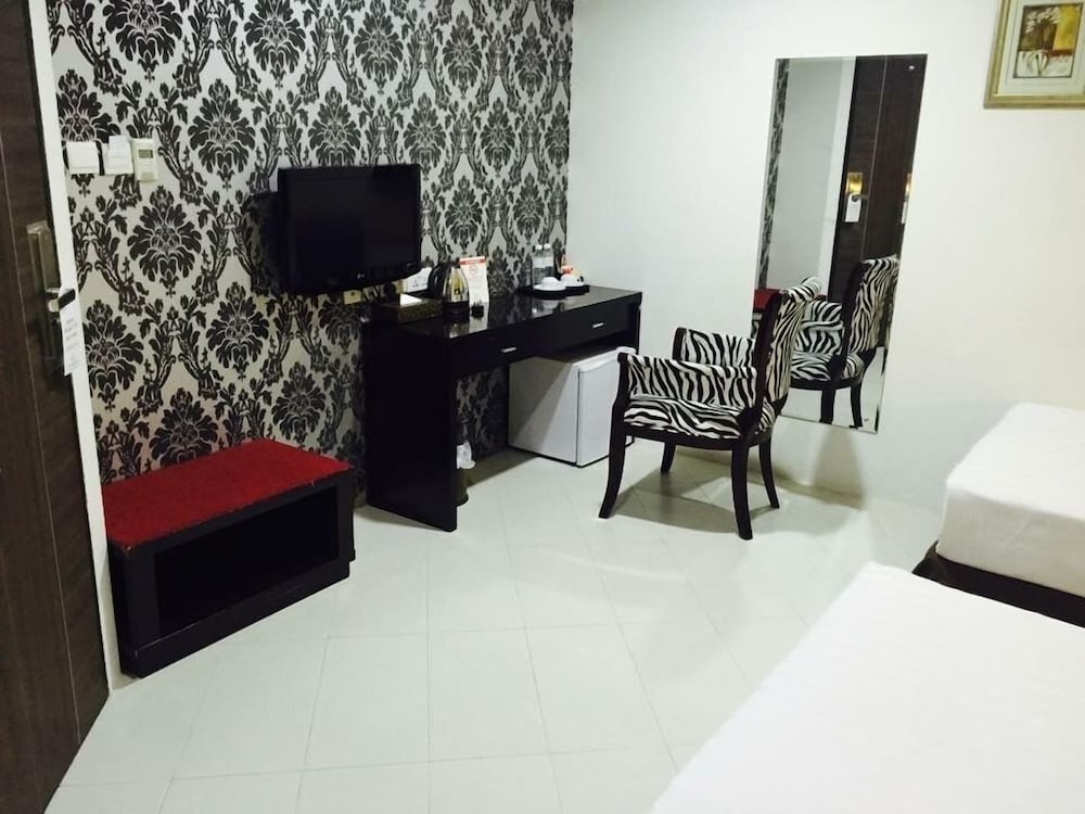 Rest Bugis Hotel 70/73