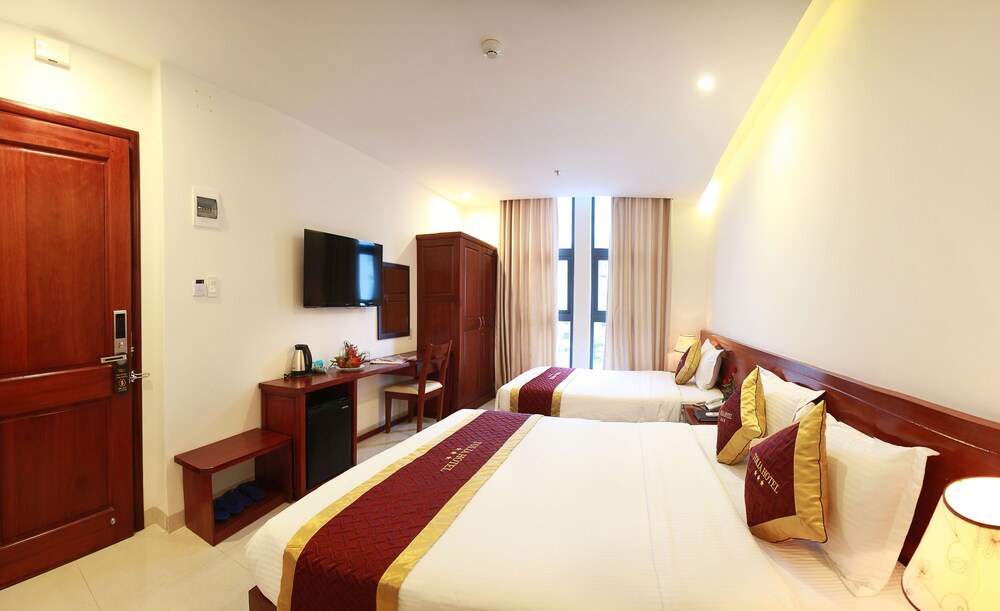 May Beach Hotel 27/43