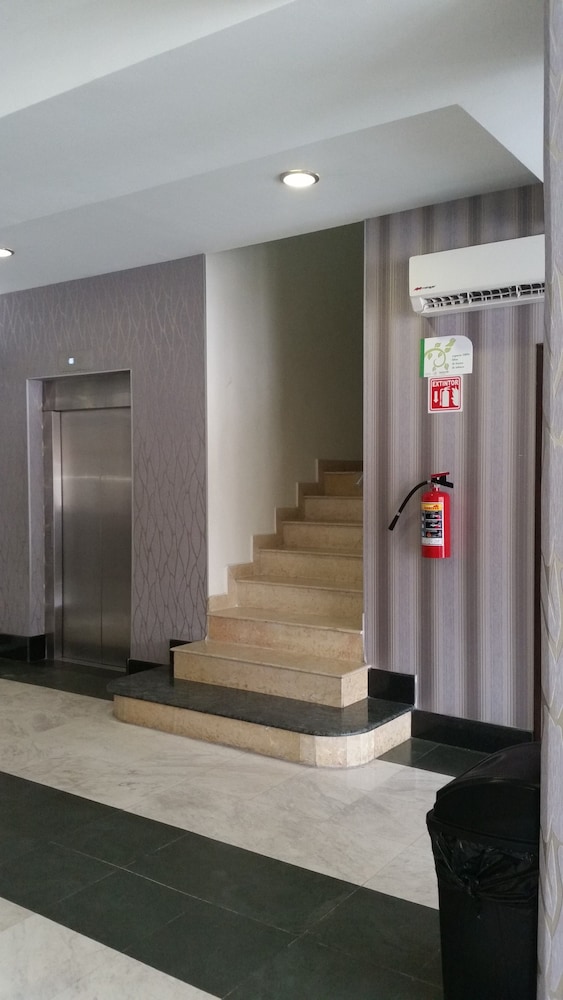 Hotel Gran Via 9/52