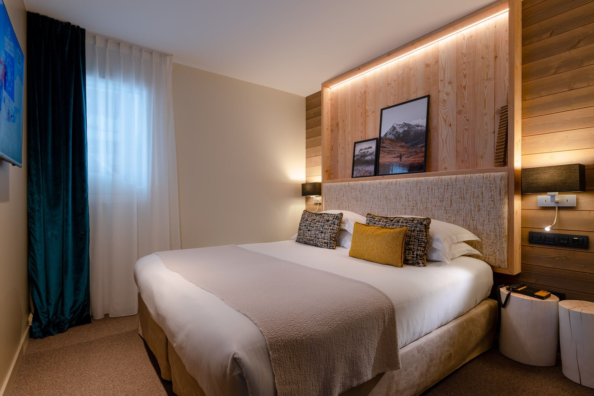 2 Bedrooms, Family Suite, Balcony