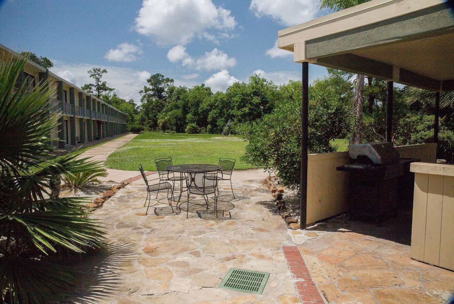 Ramada By Wyndham Houston Intercontinental Airport East 28/33