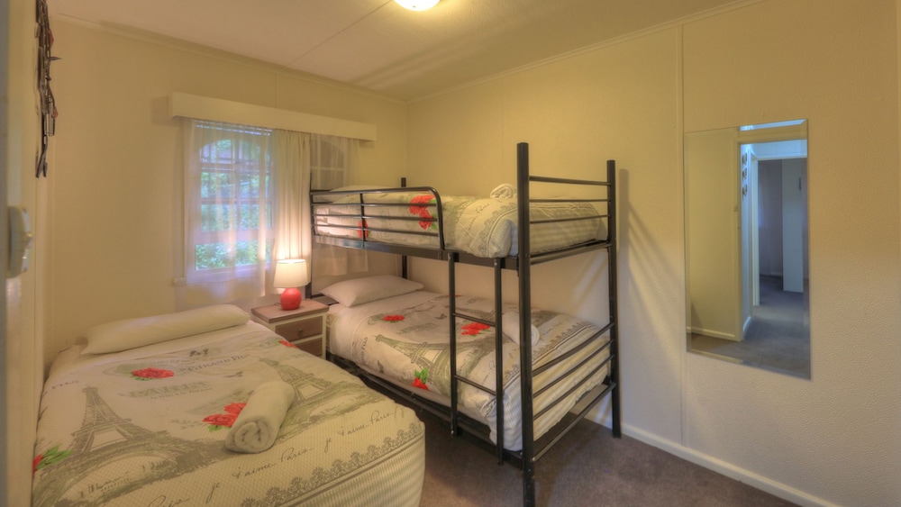 CHESTNUT TREE HOLIDAY APARTMENTS 16/50