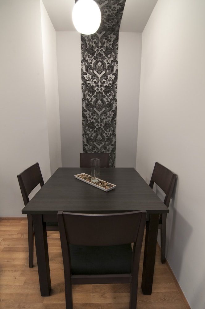 CORVIN CENTER SUITES 70/87