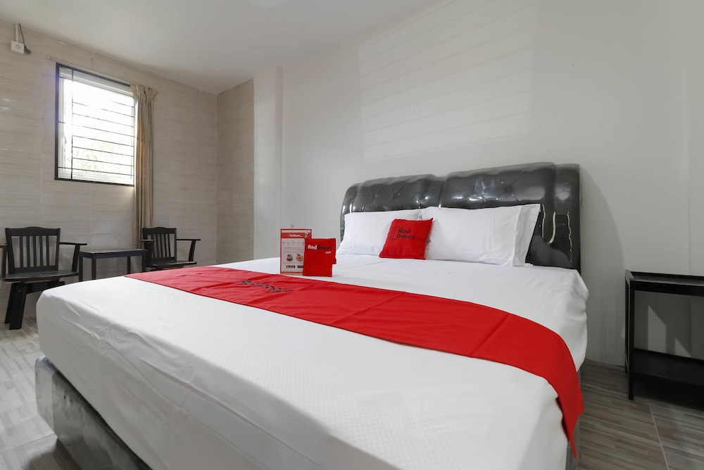 Reddoorz Plus Near Rs Royal Prima 5/17