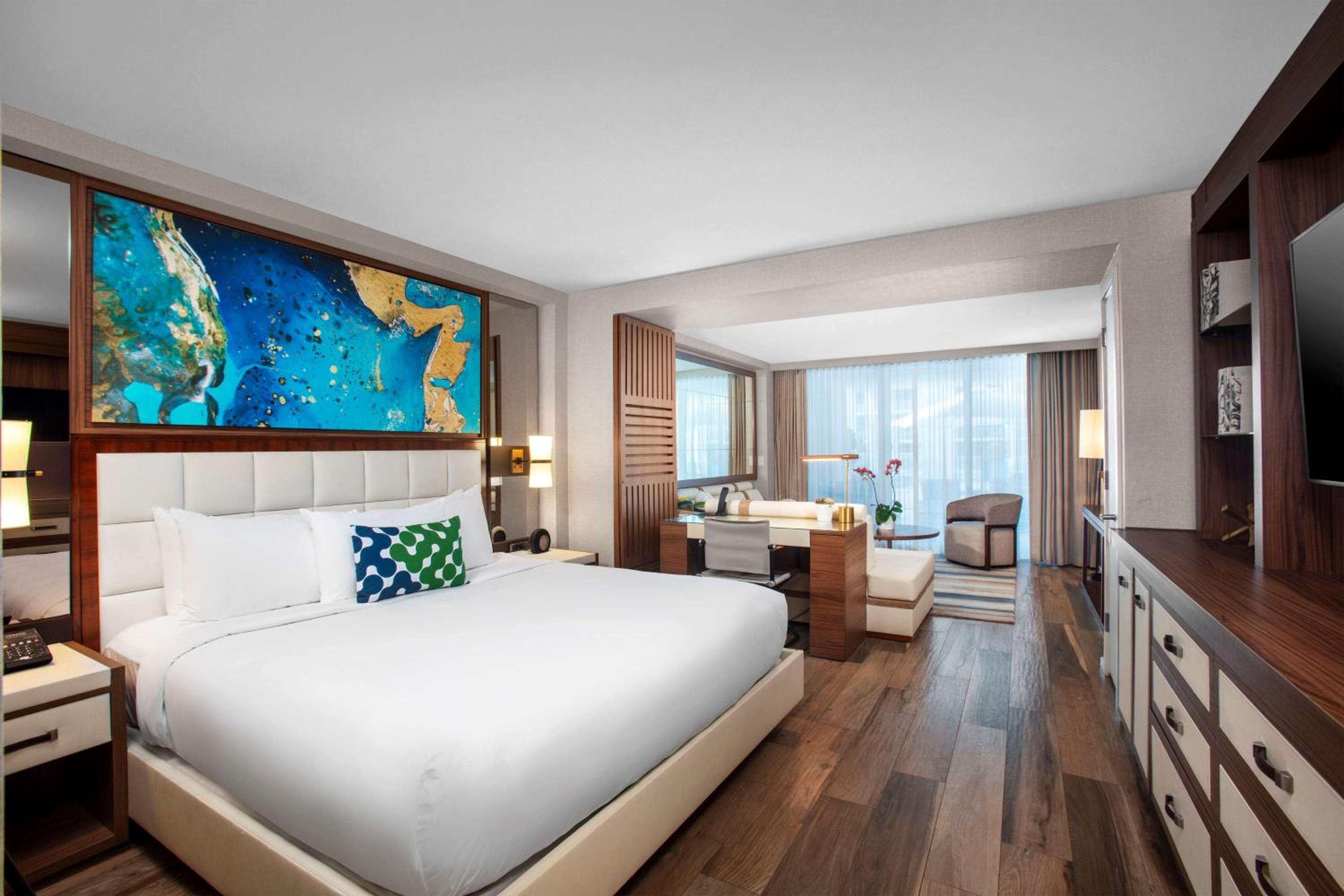 Junior Suite, Double Bed, Pool Side