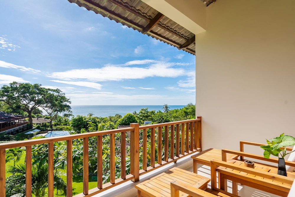 Camia Resort & Spa 8/71