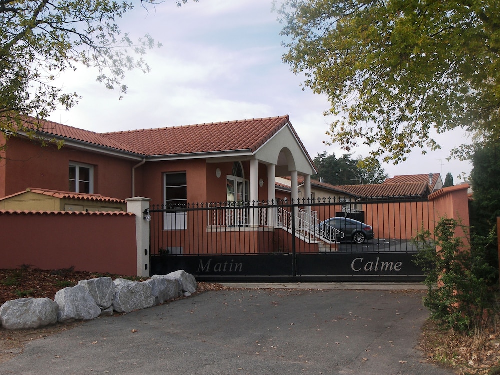 Hostellerie Du Matin Calme 32/39