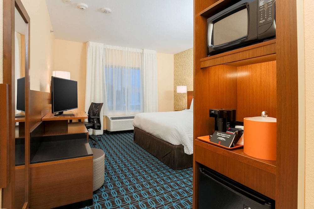 Fairfield Inn Suites Cuero 20/54