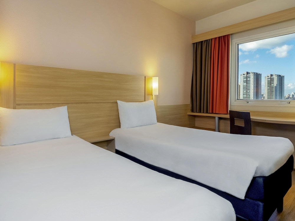 Ibis Sao Paulo Interlagos 29/76