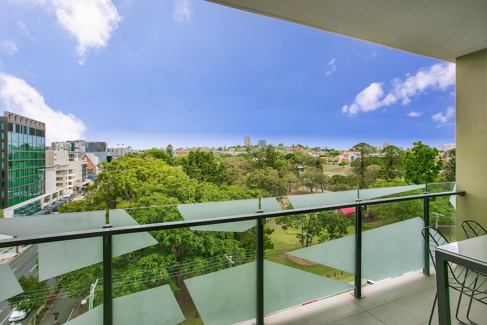 Vine Serviced Apartments 4/36