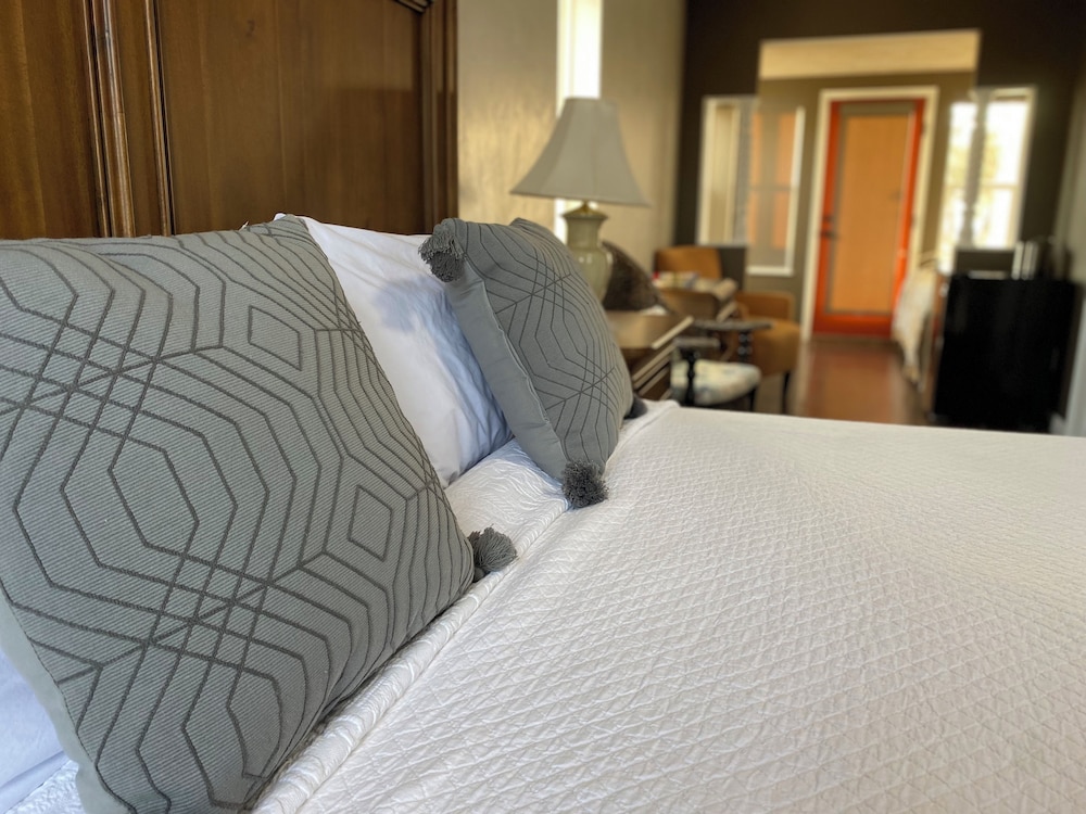 Skyridge Inn Bed & Breakfast 26/73