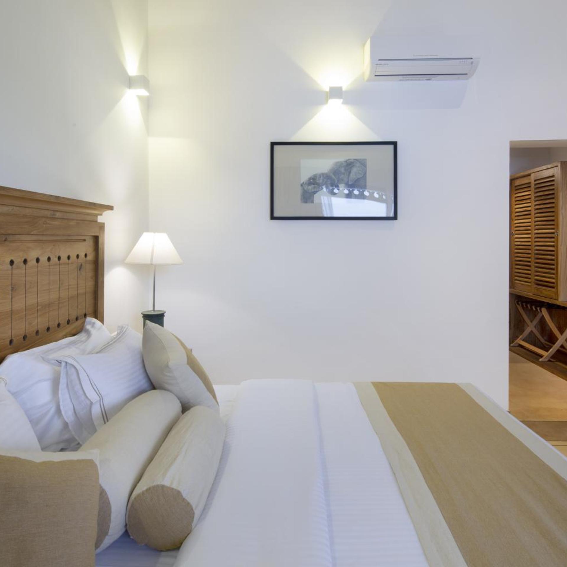 Lucky Elephant Hotel 20/48