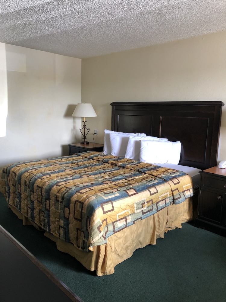 Glen Rose Inn 4/17