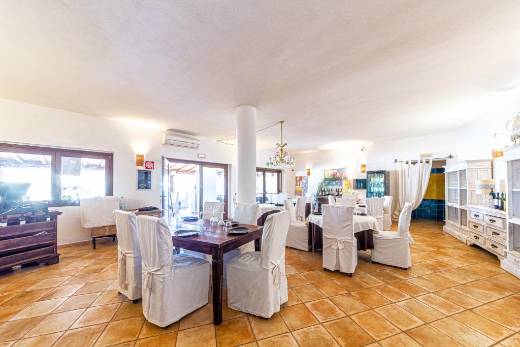 Hotel Il faro di Molara 15/18