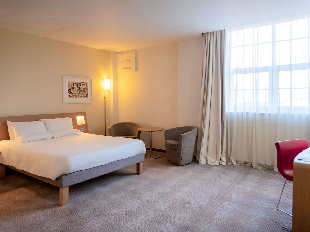 NOVOTEL CARDIFF CENTRE 21/75