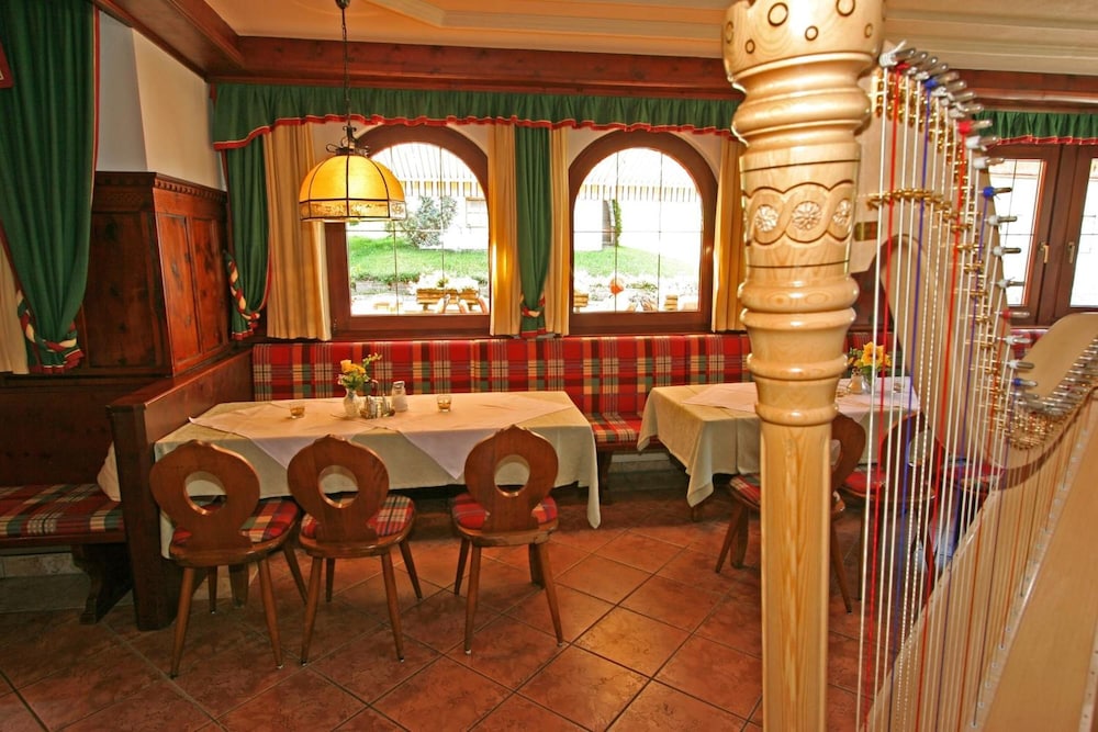 Hotel Simmerlwirt 51/57