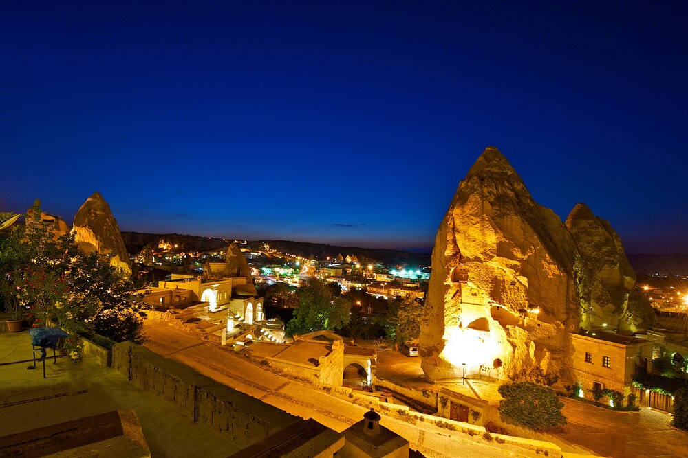 Miras Hotel 39/49