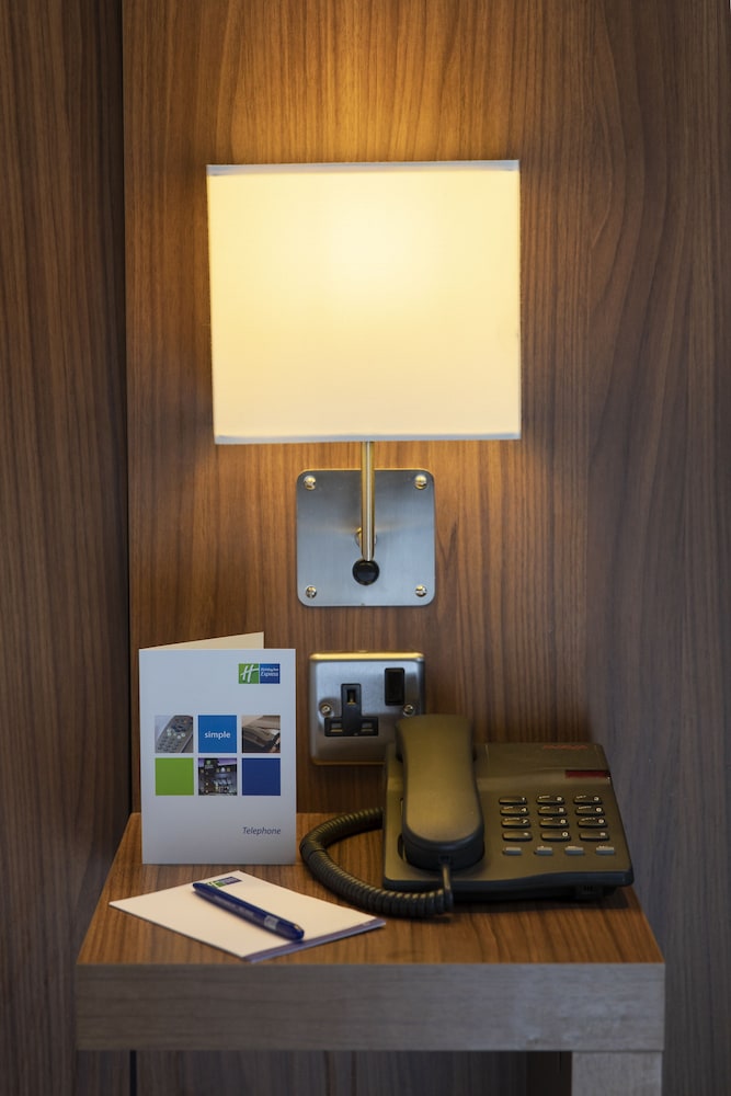 Holiday Inn Express Chester Racecourse 28/34