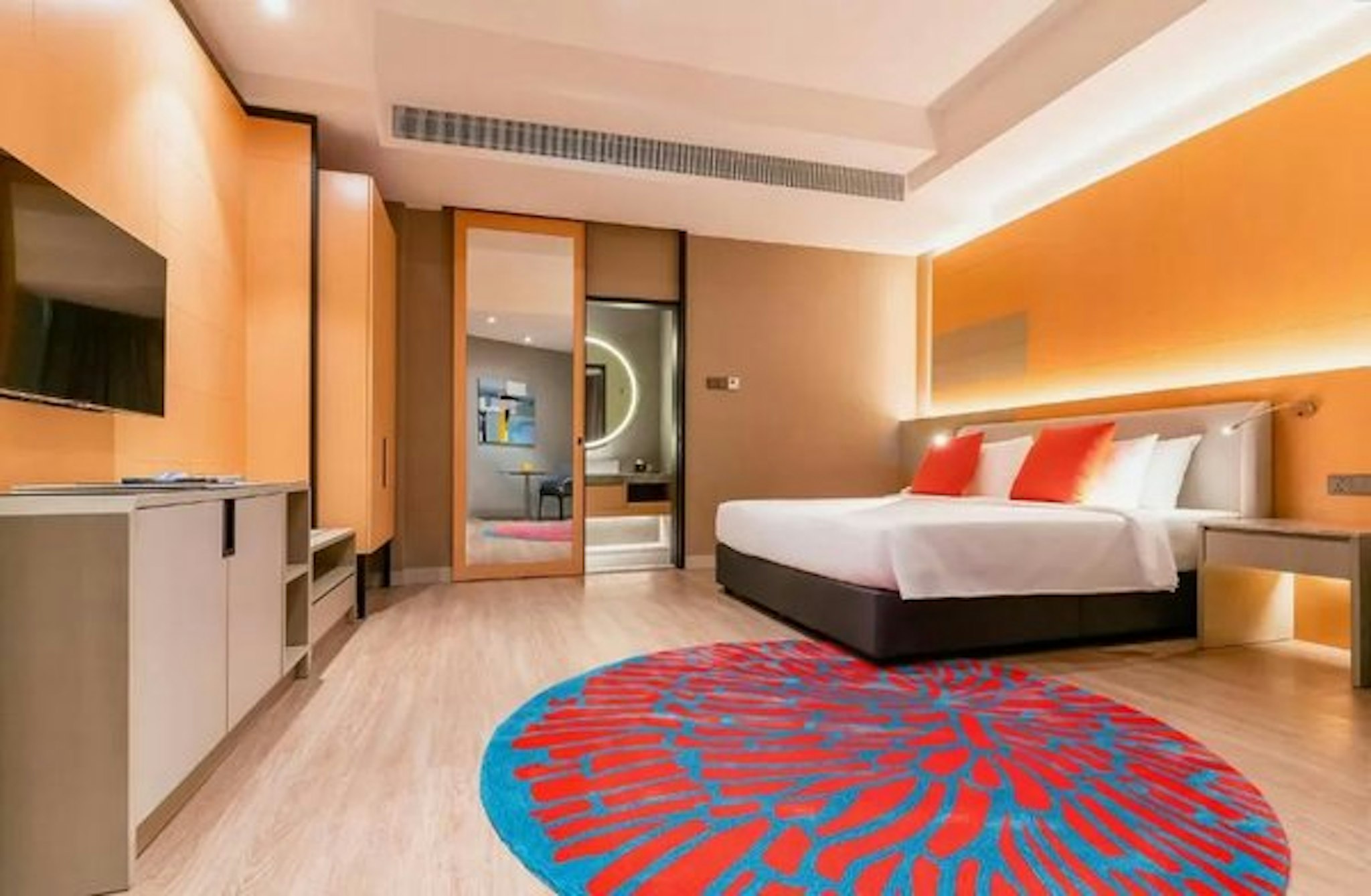 M World Hotel 10/40