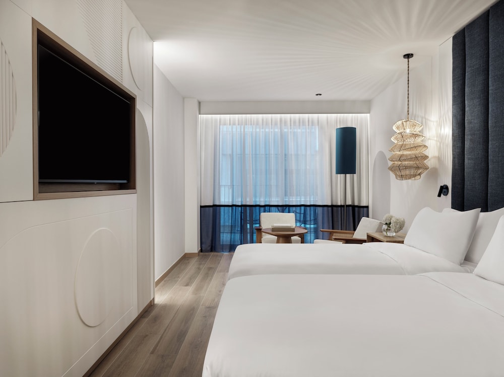 غرفة بريميوم بسريرين منفصلين لذوي الإعاقة، InterContinental Crete by IHG 2/5