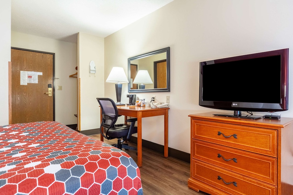 Econo Lodge Sioux Center 25/43
