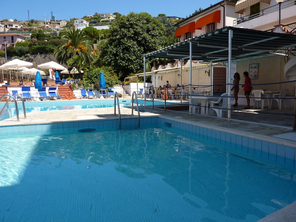Hotel Ariston Montecarlo 45/50