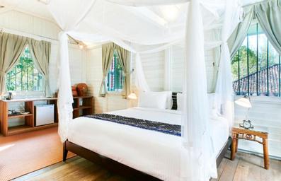 Colonial, King Bed