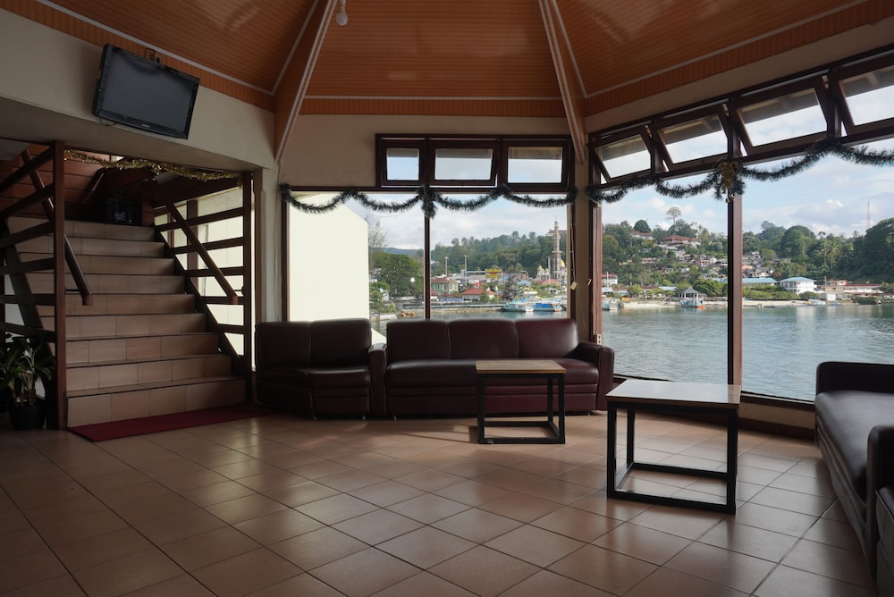 Siantar Hotel Parapat 33/44