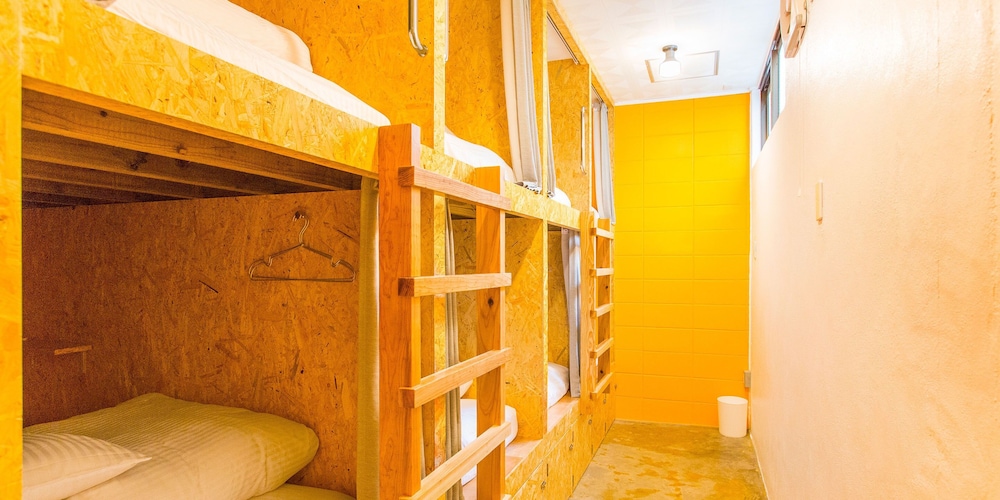 Seawall Hostel 37/37