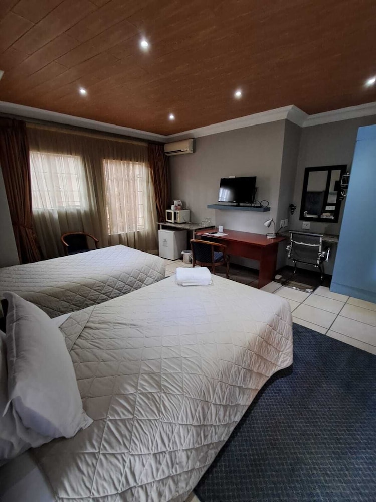 Constantia Manor Guesthouse 29/77