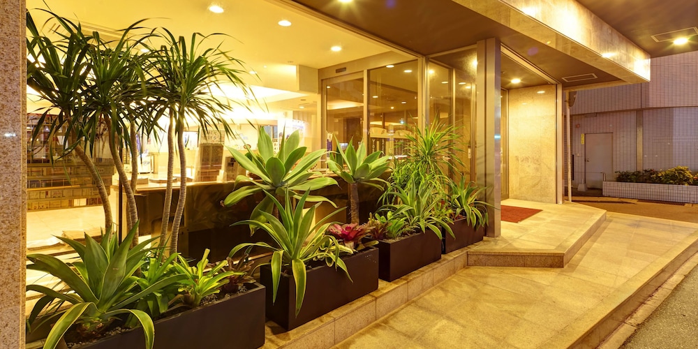 Okinawa Sun Plaza Hotel 52/53