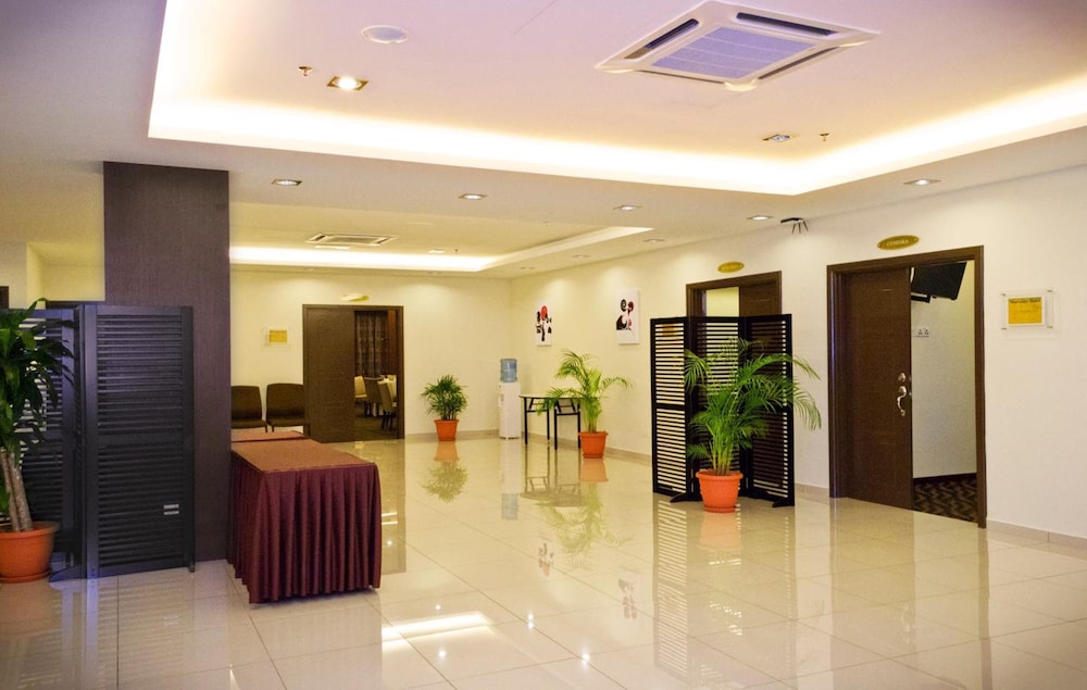 Marvelux Hotel 9/44