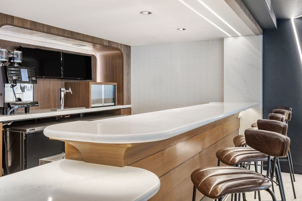 Courtyard by Marriott Washington, DC Dupont Circle 8/43