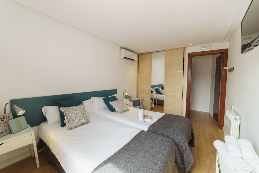 Pillow House 25/72