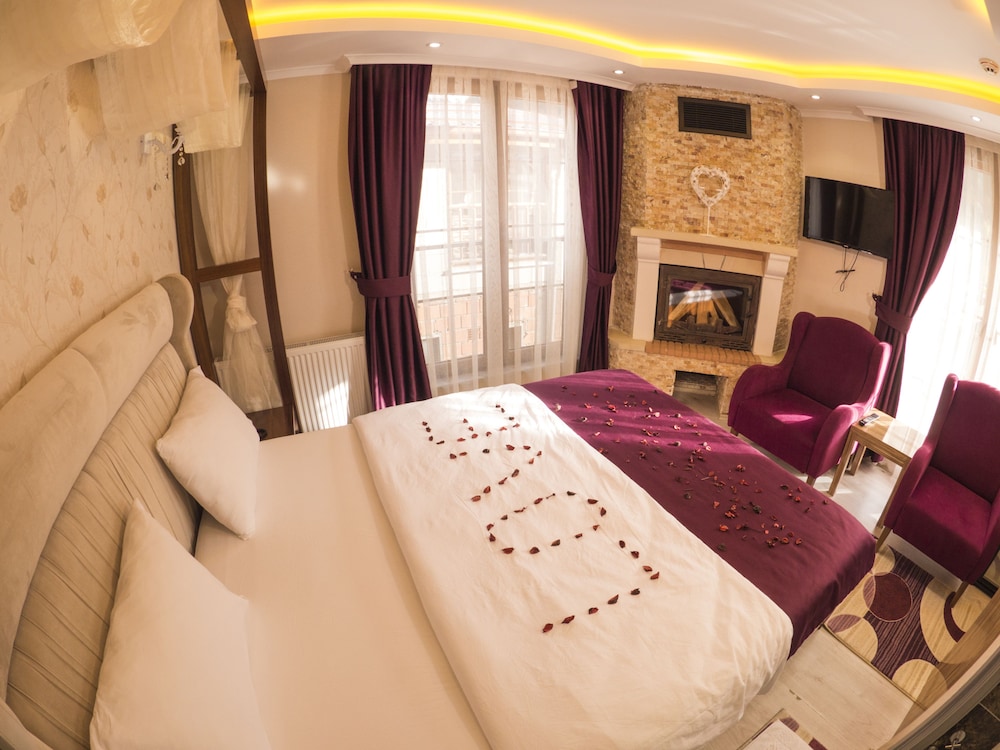 Elif Inan Motel 10/50