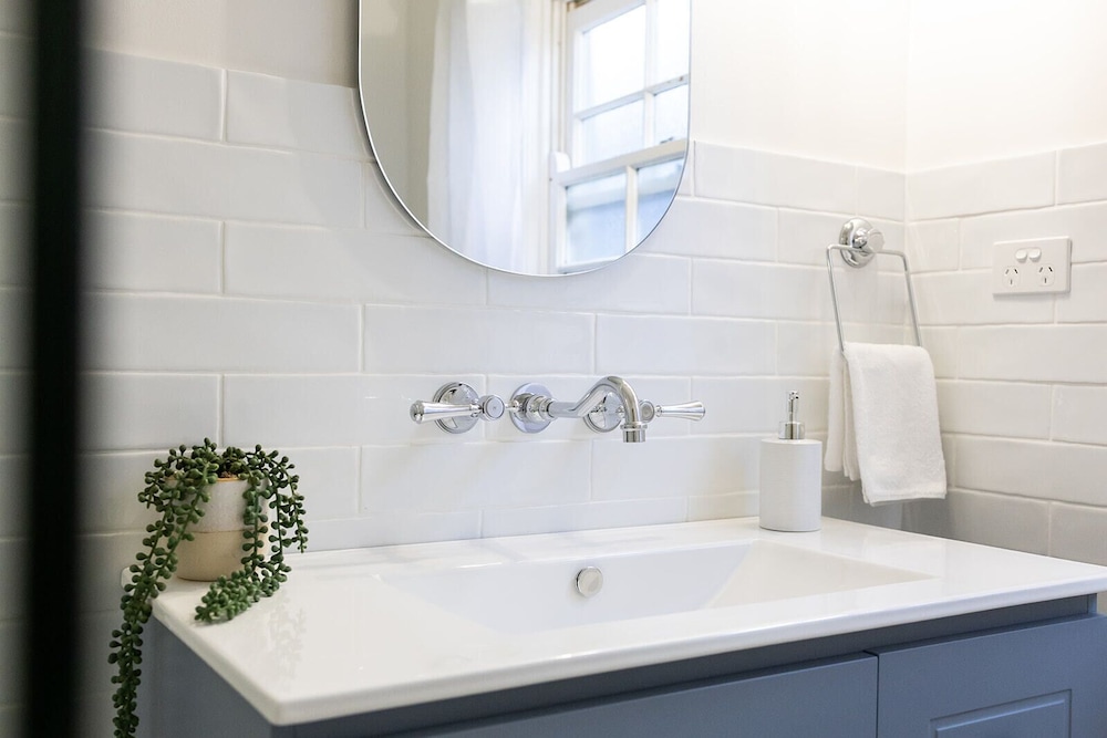 WHISPERING PINES BOUTIQUE ACCOMMODATION 48/50