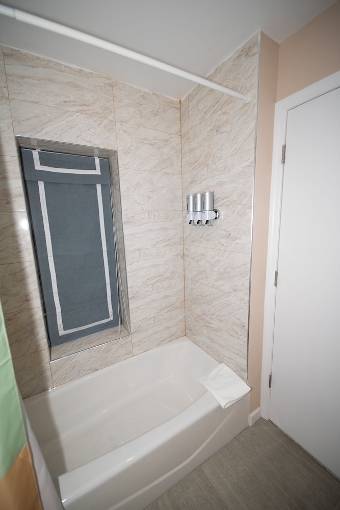 Flushing Garden Hotel 18/25