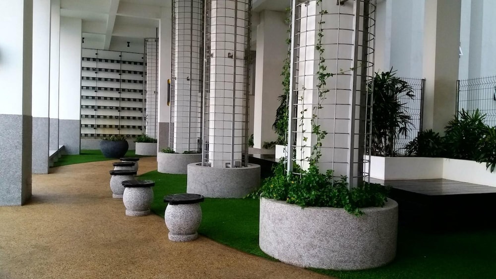 Twin Galaxy Residences 25/36