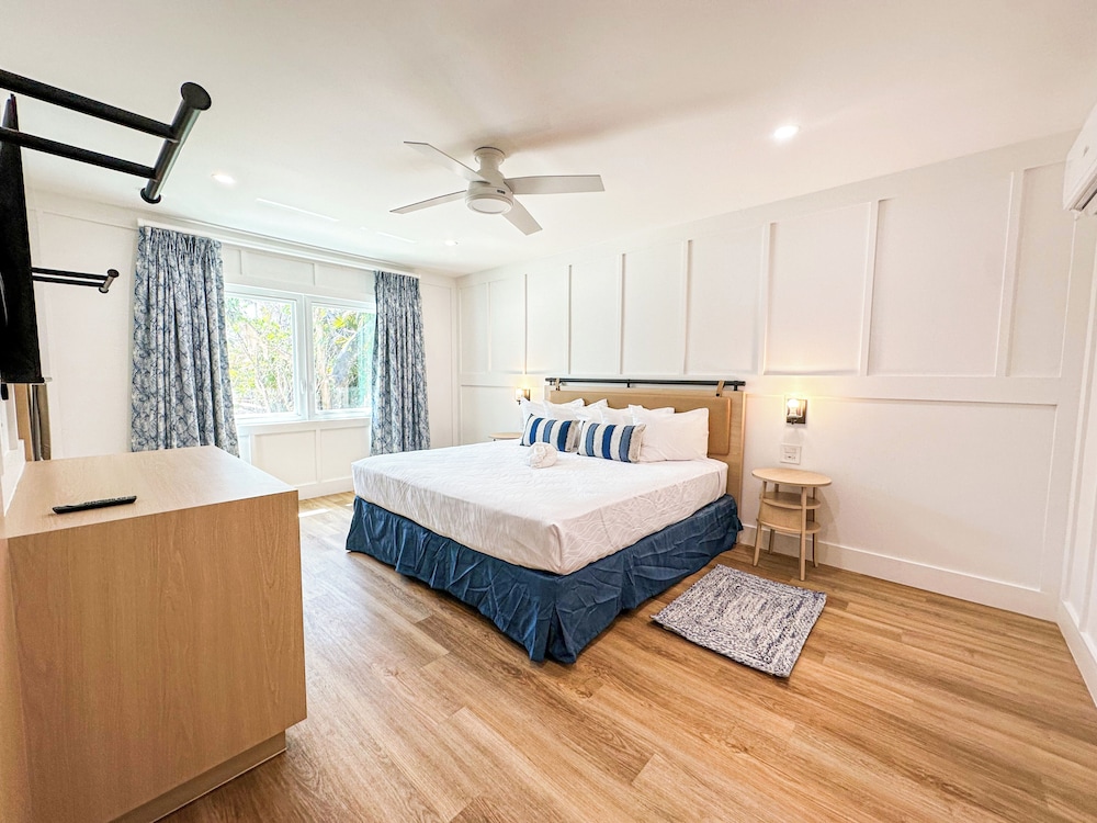 Inland, Family, Suite, King Bed