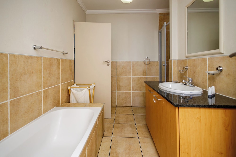 Westpoint Executive Suites - Apartments 70/70