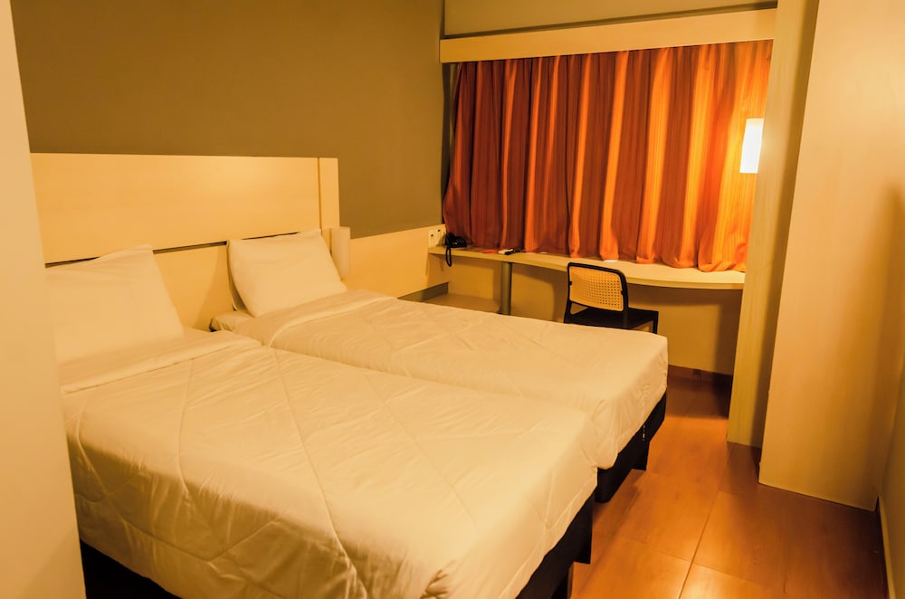 CLASSIC, TWIN BEDS