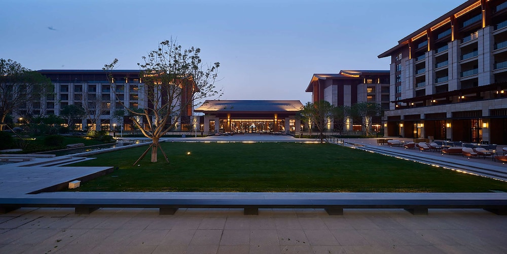 Hyatt Regency Beijing Shiyuan 36/40