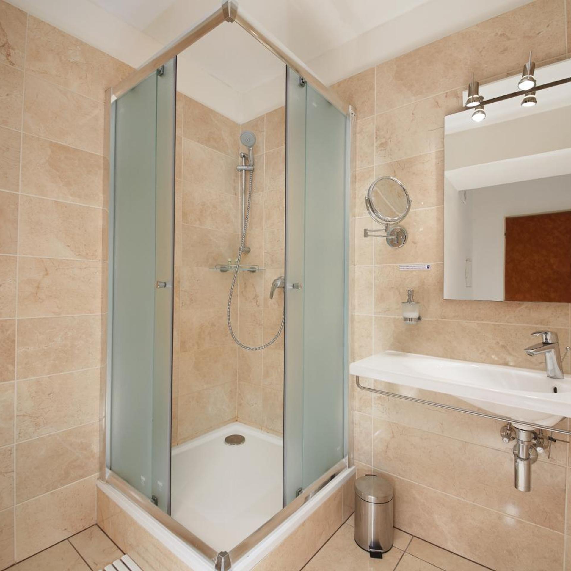 غرفة سوبيريور بسرير كينج، Hotel City Bell 6/9