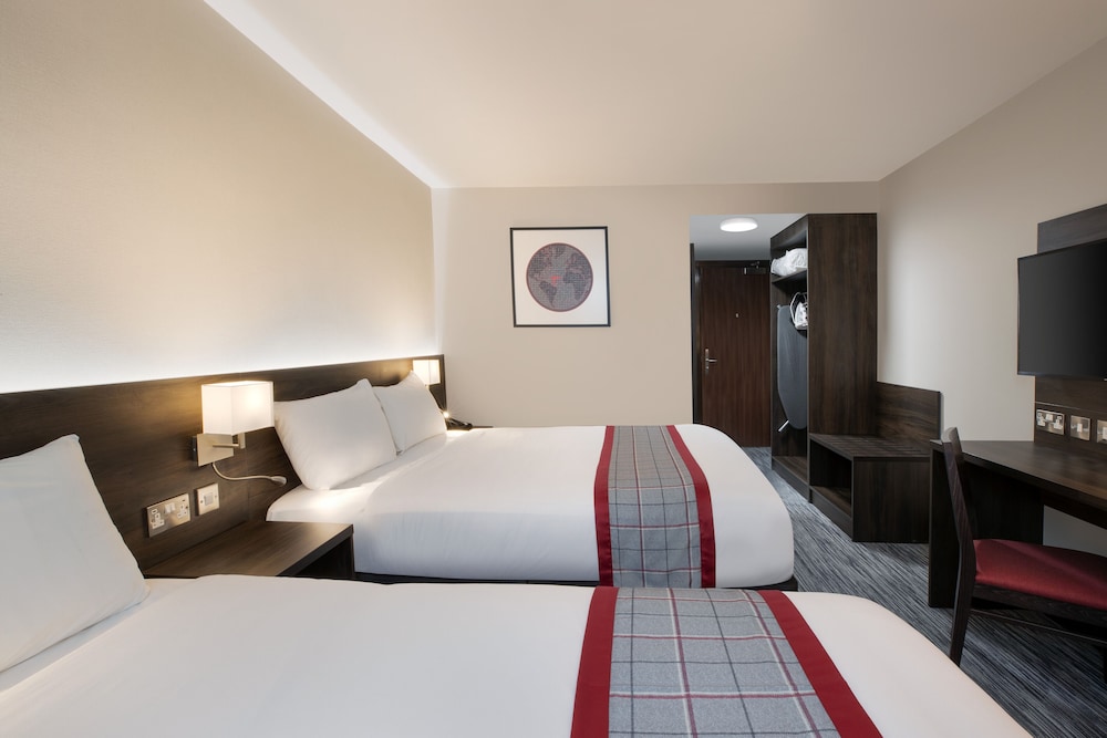Ramada by Wyndham Leeds East 11/47