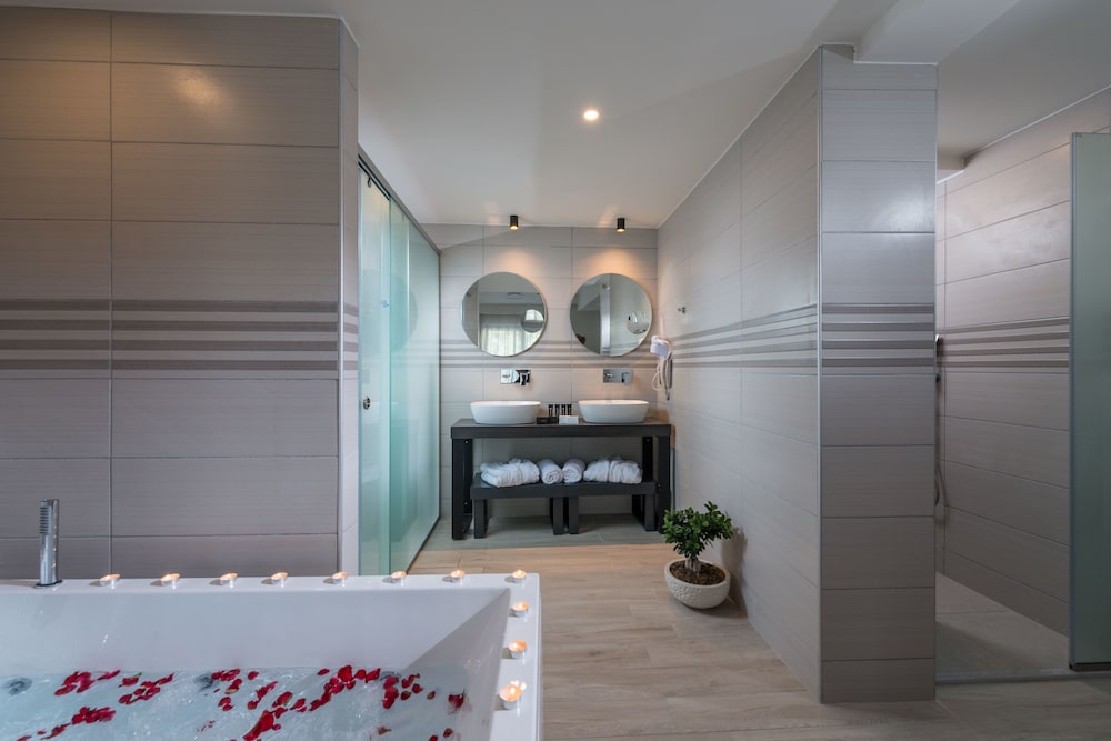 Imperial Palace - Adults Only 47/47