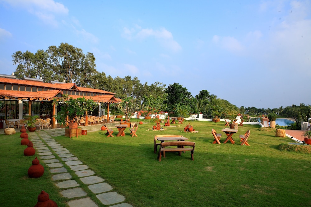 CHARIOT BEACH RESORT 43/50