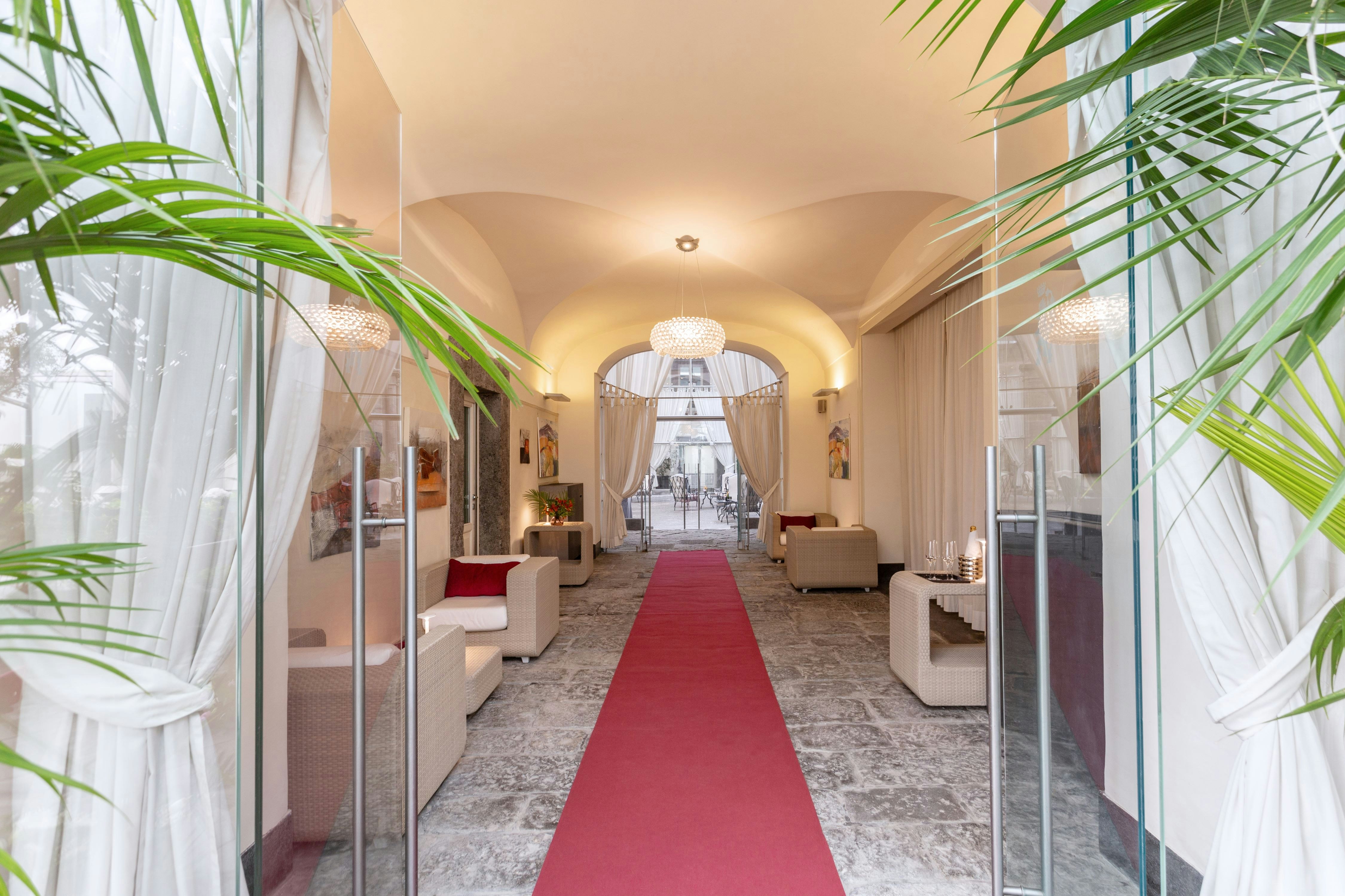 Palazzo Caracciolo Naples 30/43